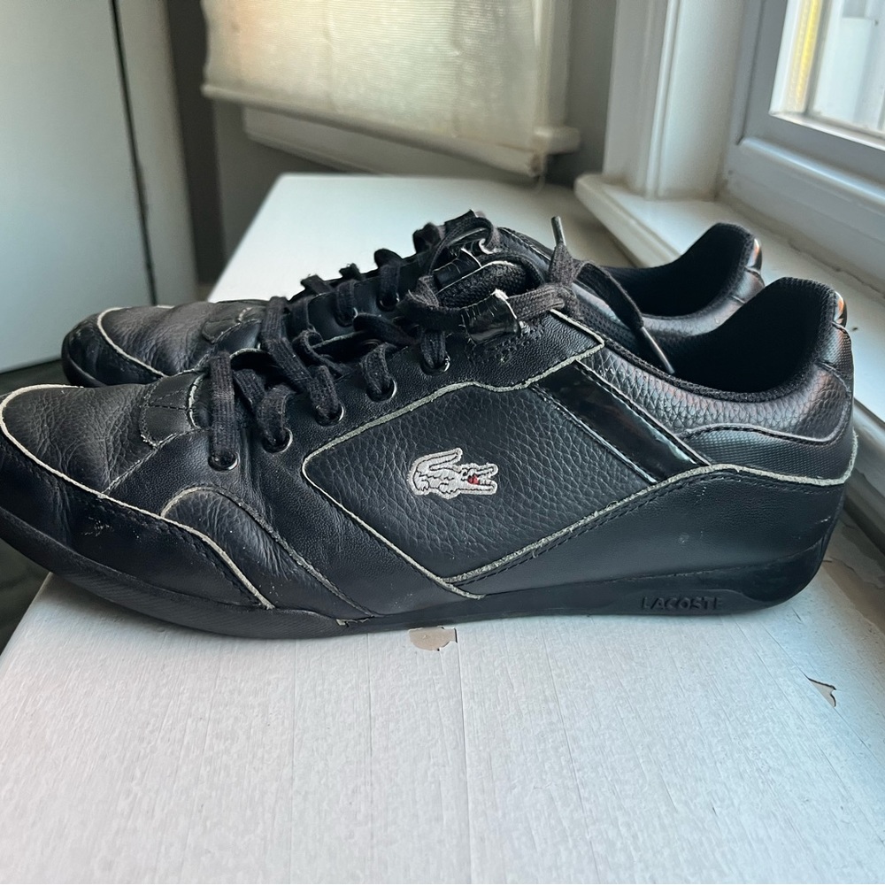 Men’s Lacoste tennis style sneakers size 9.5